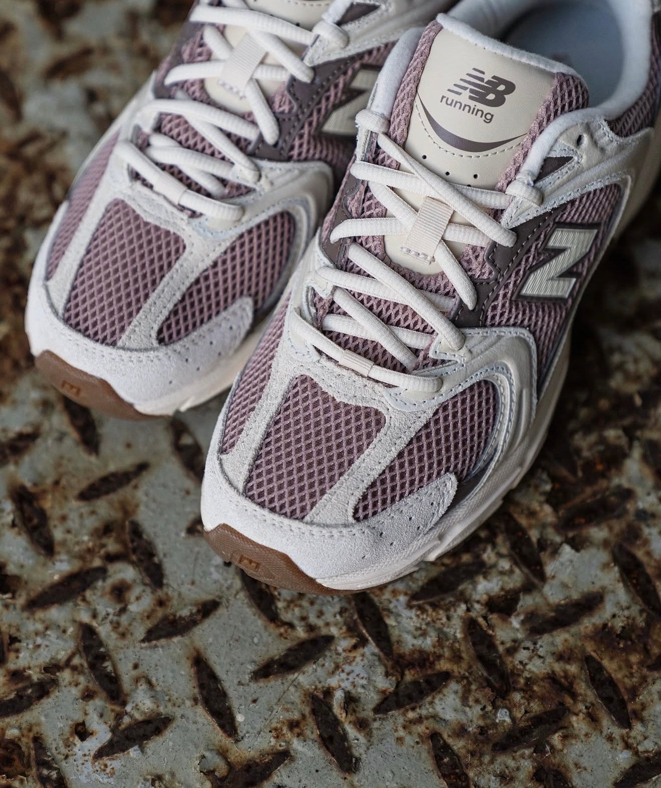 WMNs NB Balance 530 Bisque Earth Shadow Gum
