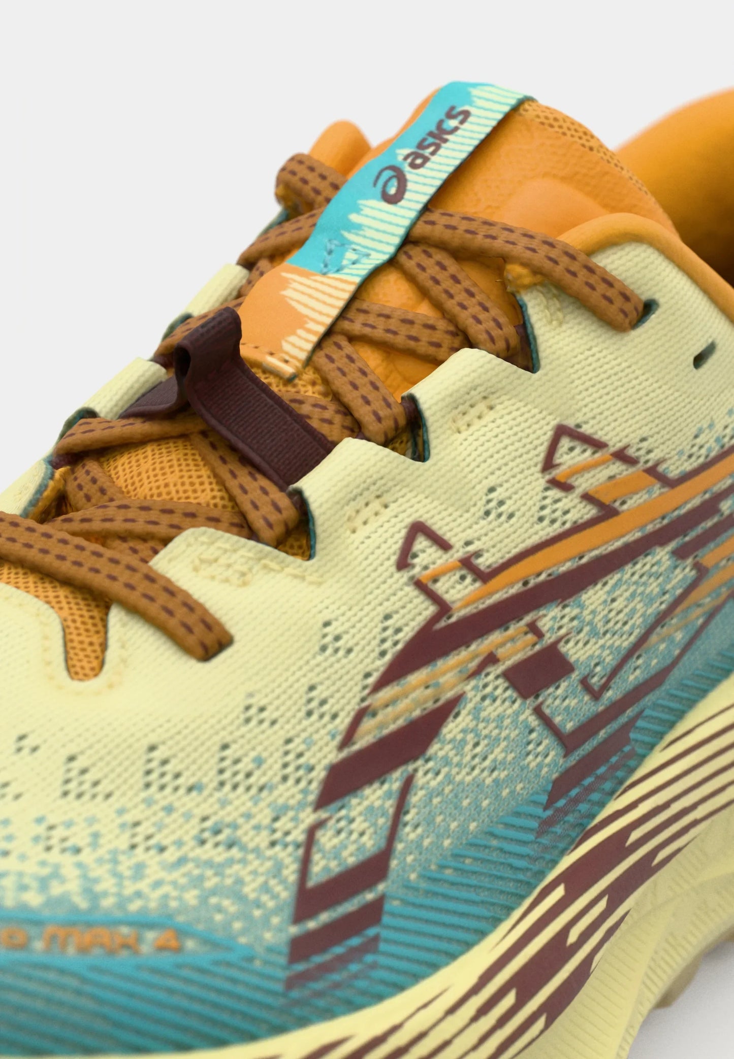 Trabuco Max 4 Wheat Yellow Dark Red Planet