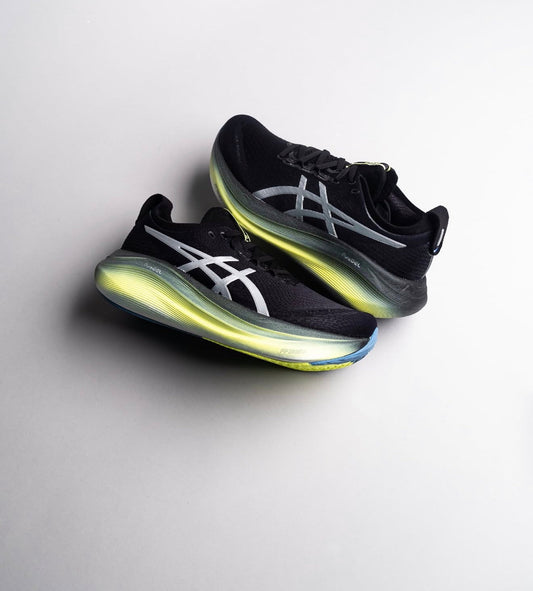 Gel-Nimbus 27 Luxe Black