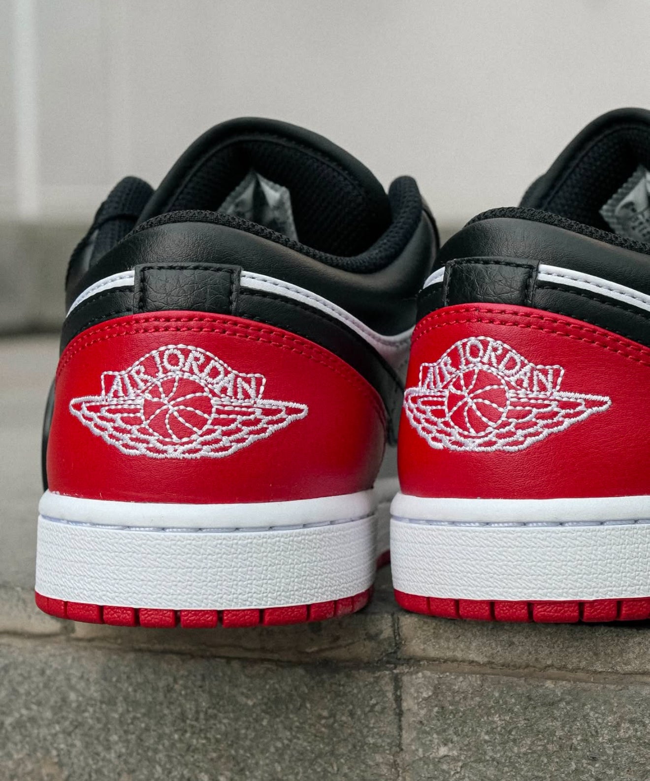 WMNS Air Jordan Retro 1 Low Bred Toe 2023