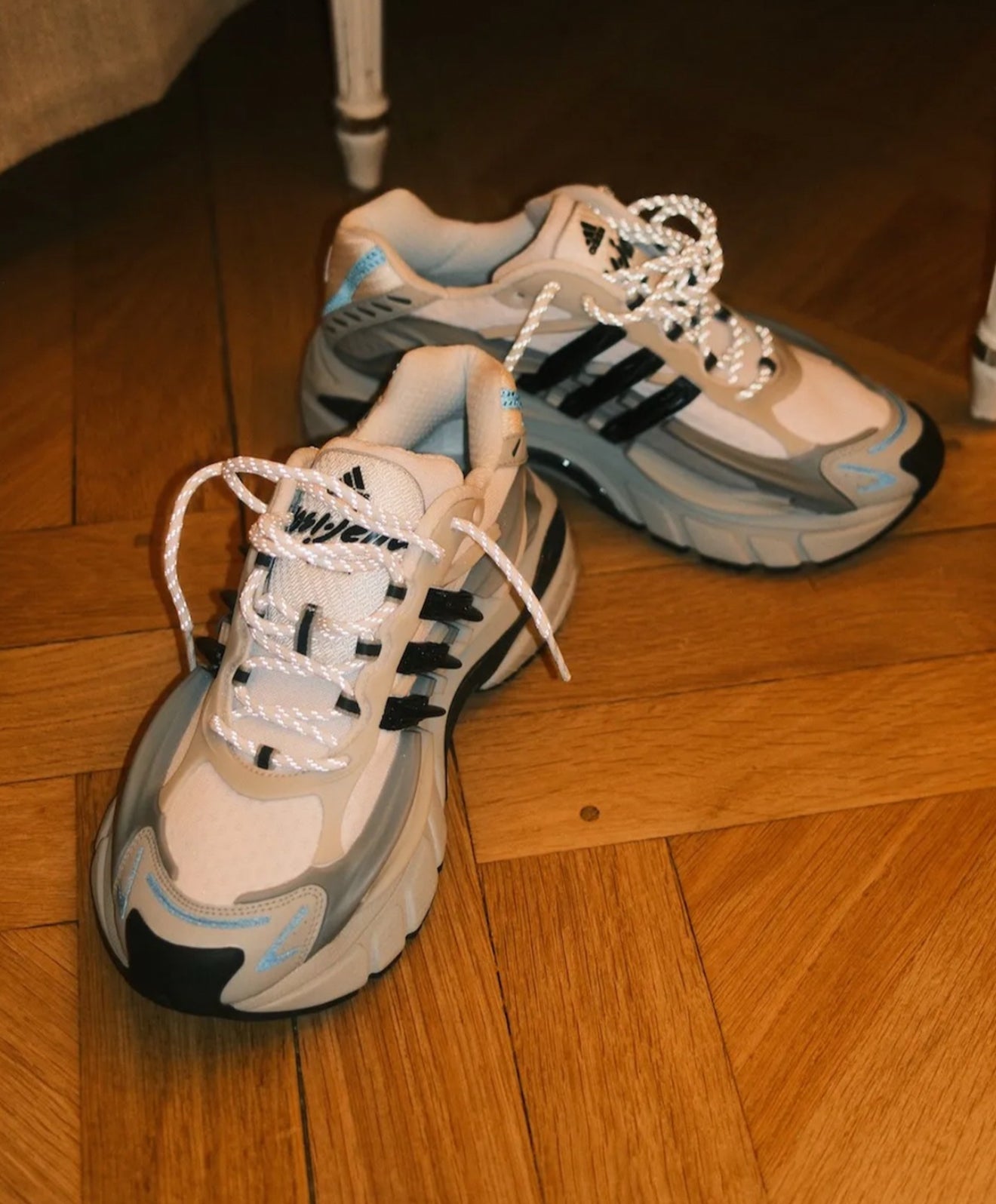 Adistar Jellyfish Pharrell Williams Solid Grey