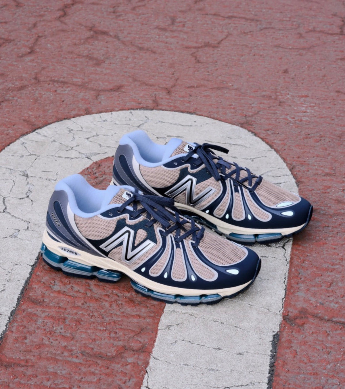 NB Balance 1890 Outerspace