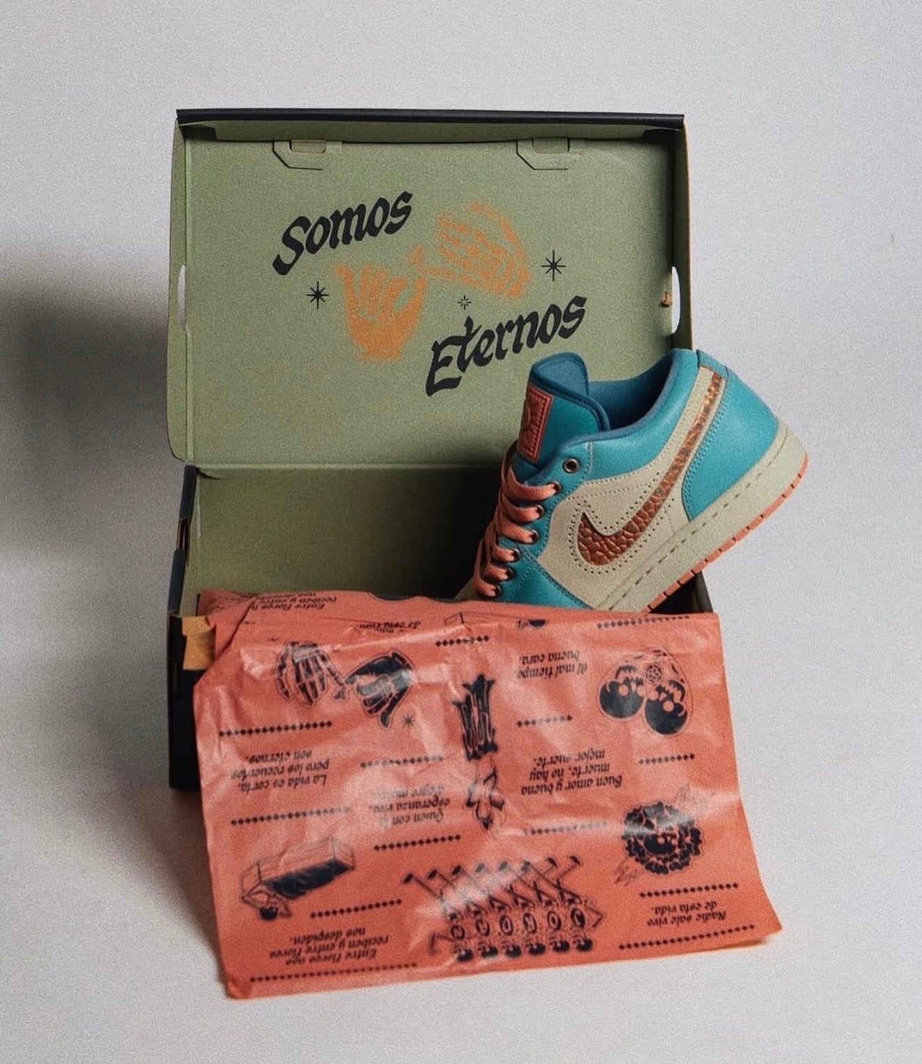 Air Jordan 1 Low SE Somos Eternos