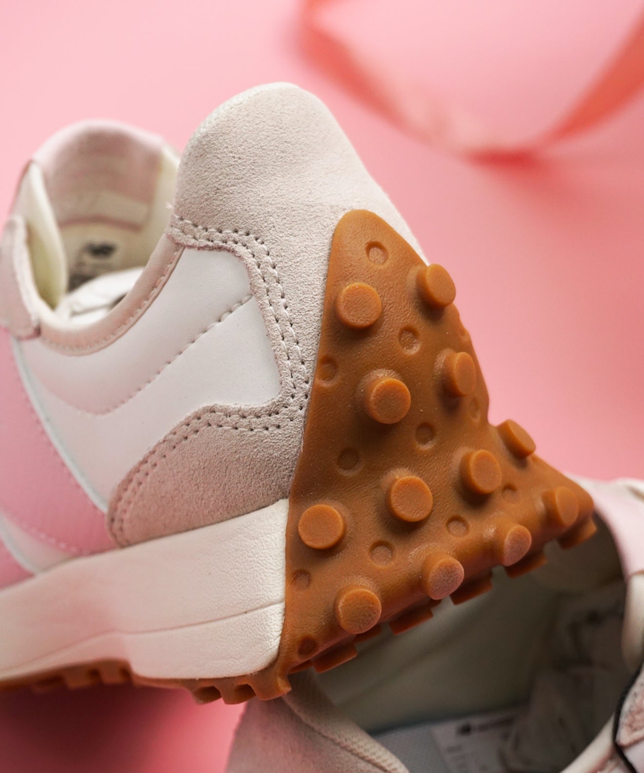 WMNs New Balance 327 Pink