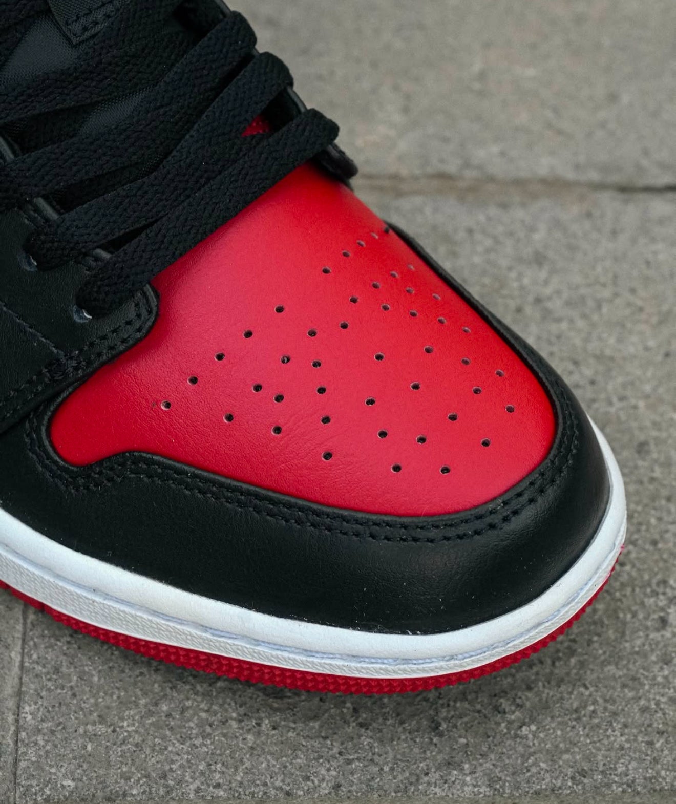 WMNS Air Jordan Retro 1 Low Bred Toe 2023