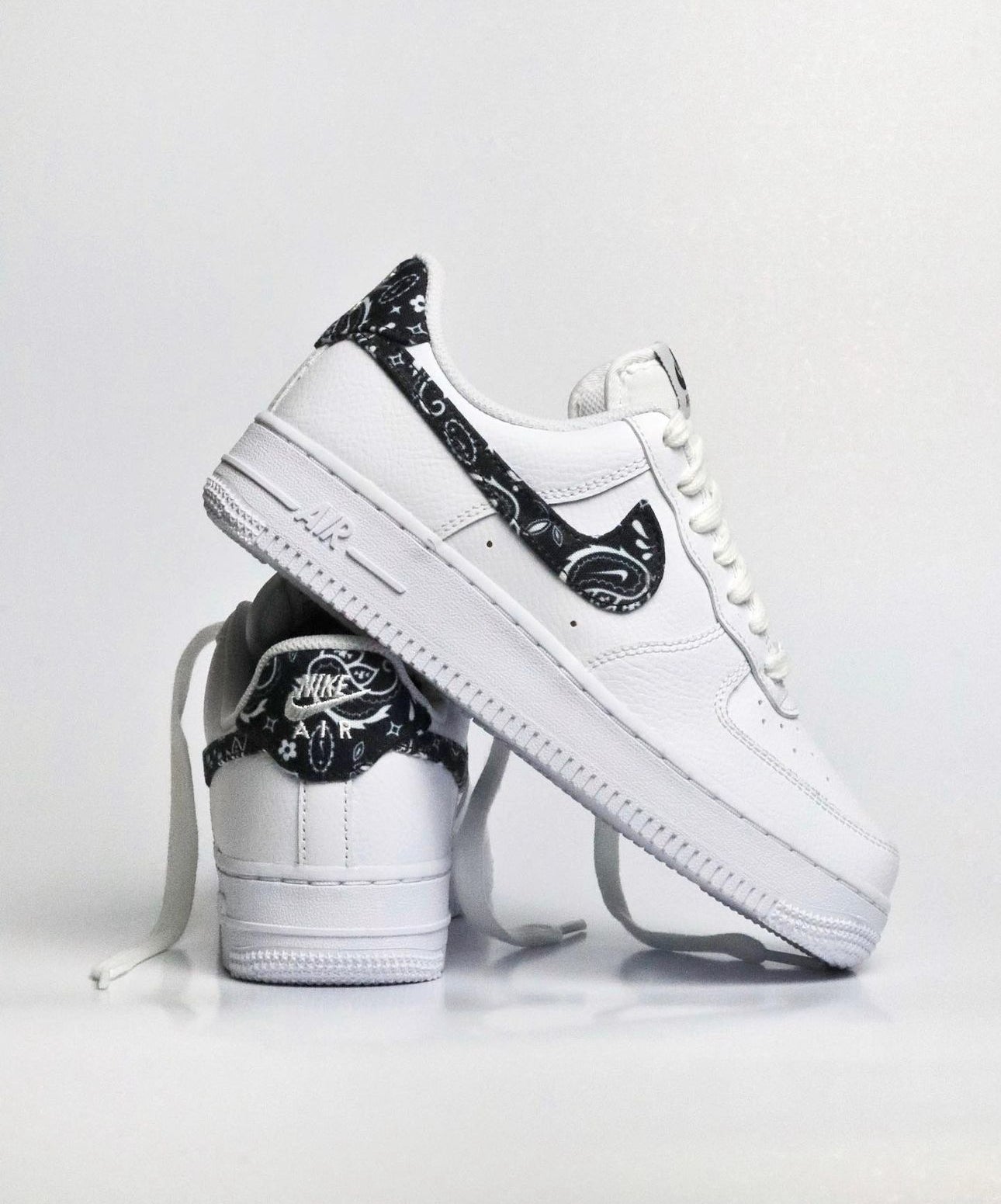 Airforce 1 Low Paisley White Black
