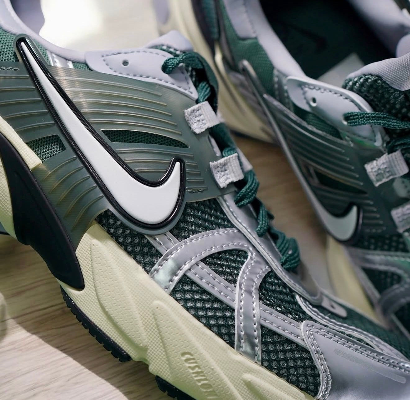 V2K Run Vintage Green