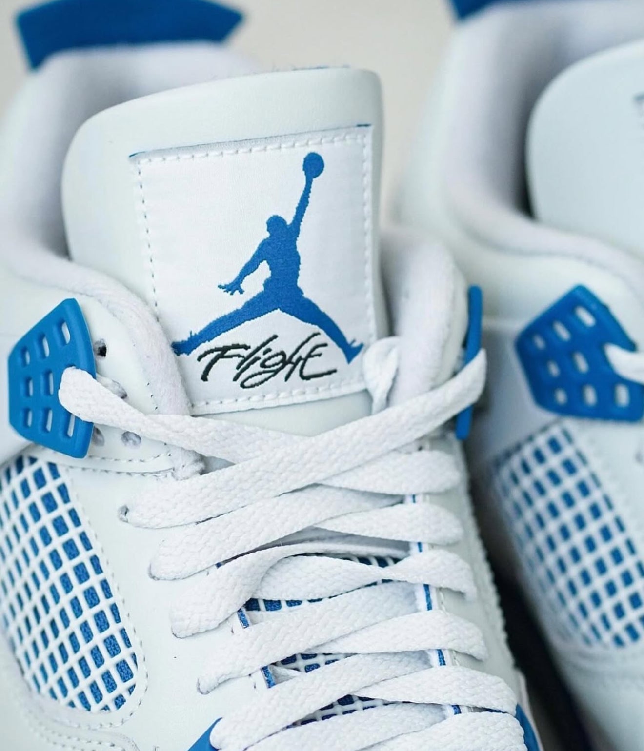 Air Jordan 4 Military Blue