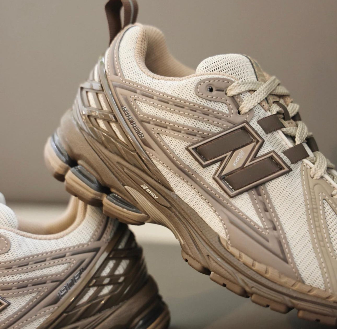 New Balance 1906R Driftwood Dark Mushroom