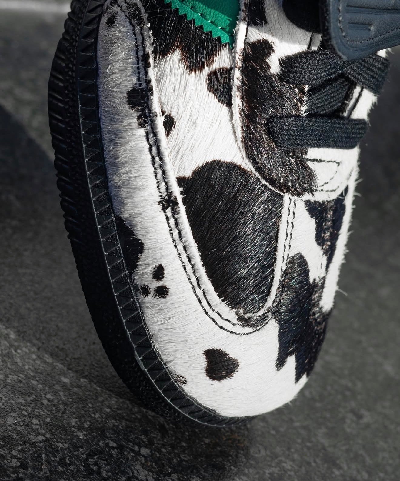 Samba LT Cow Print Black White