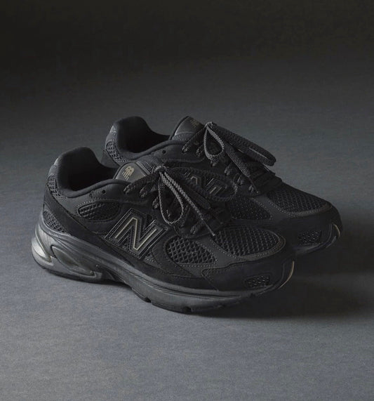 NB Balance 2010 Black