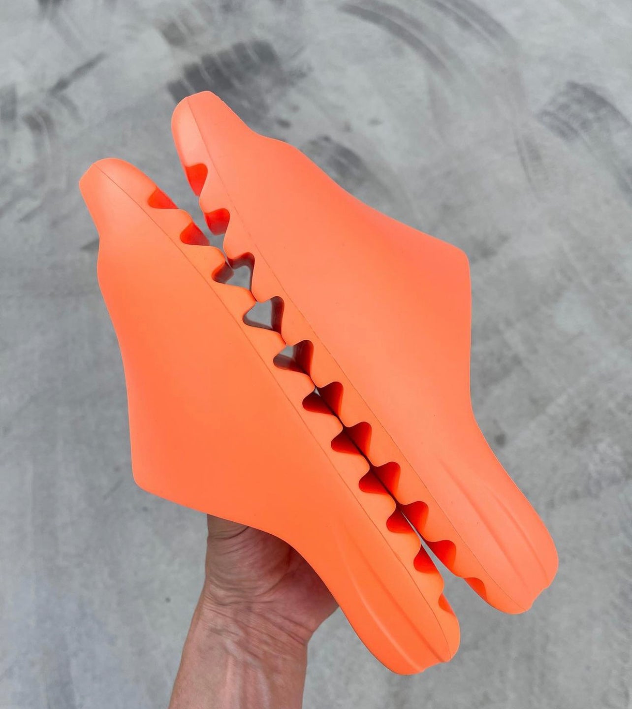 WMNs Yeezy Slides “Enflame Orange”