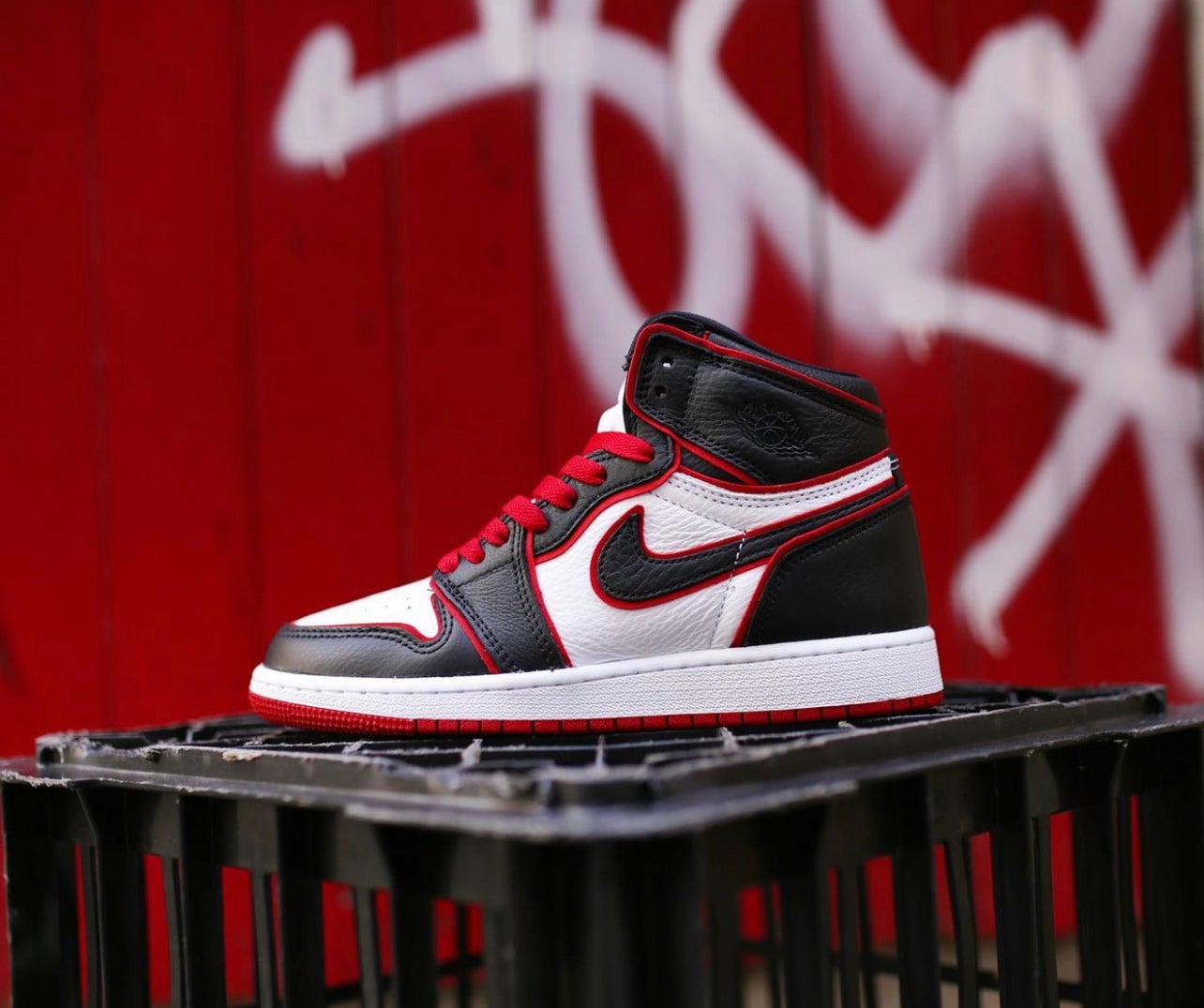 Air Jordan Retro 1 High BloodLine