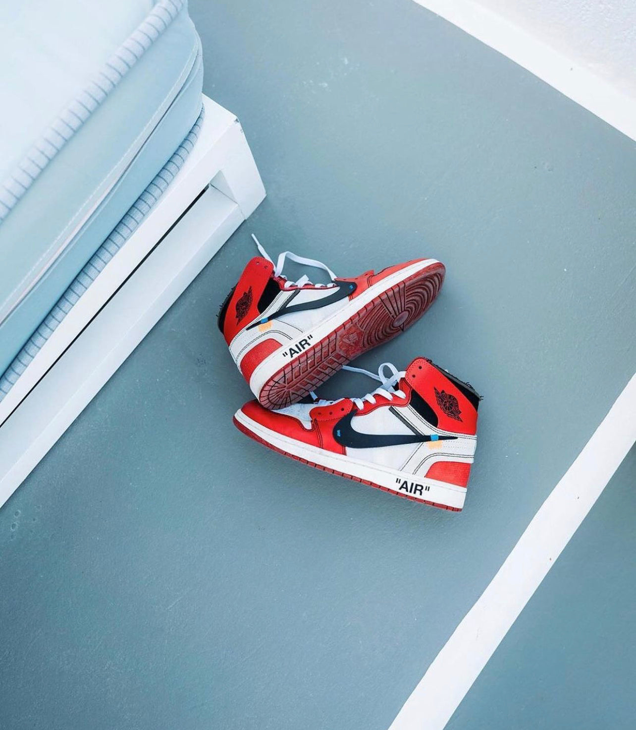 The 10 : Air Jordan 1 x Off-White “Chicago”