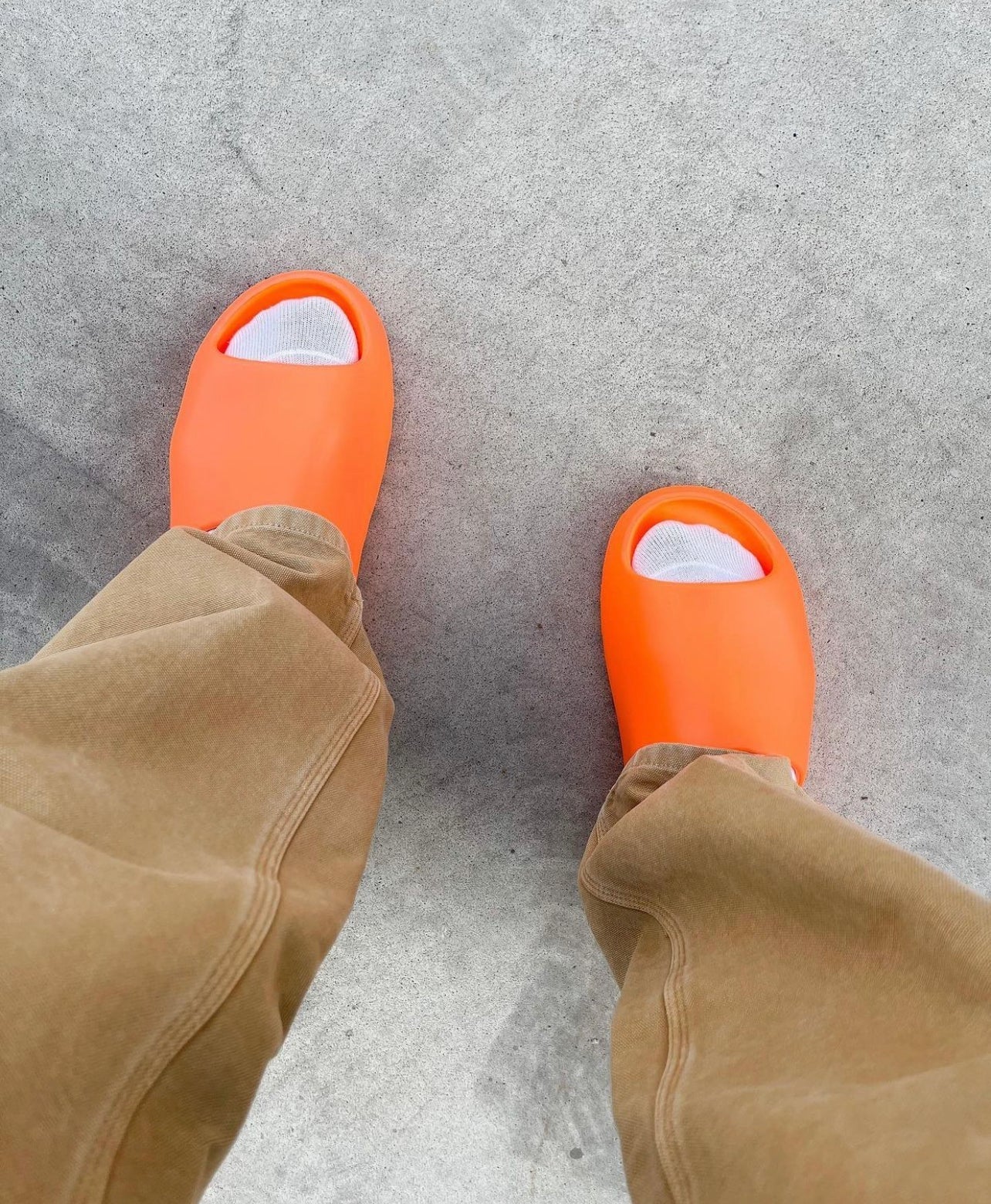 WMNs Yeezy Slides “Enflame Orange”