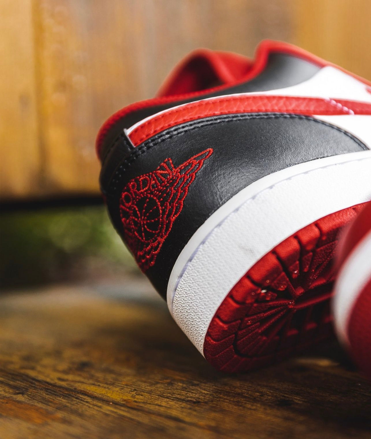 Air Jordan 1 Low Bulls