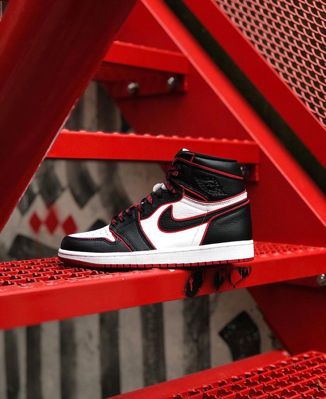 Air Jordan Retro 1 High BloodLine