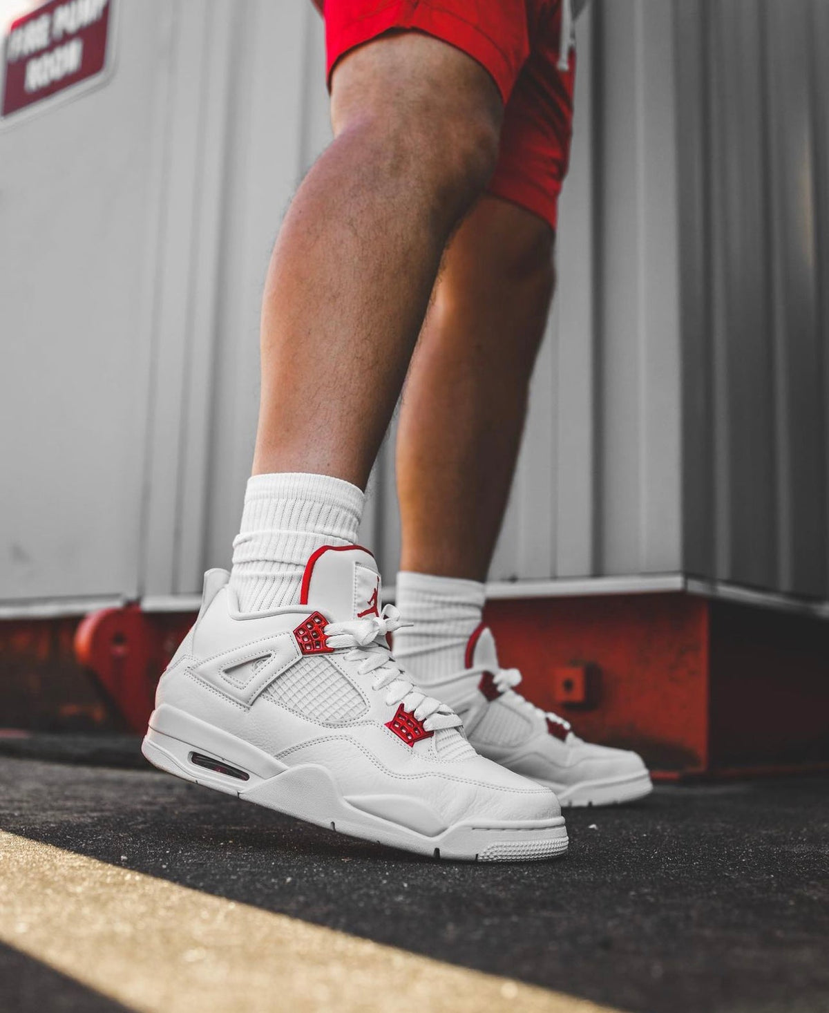 Air Jordan 4 Metallic Red