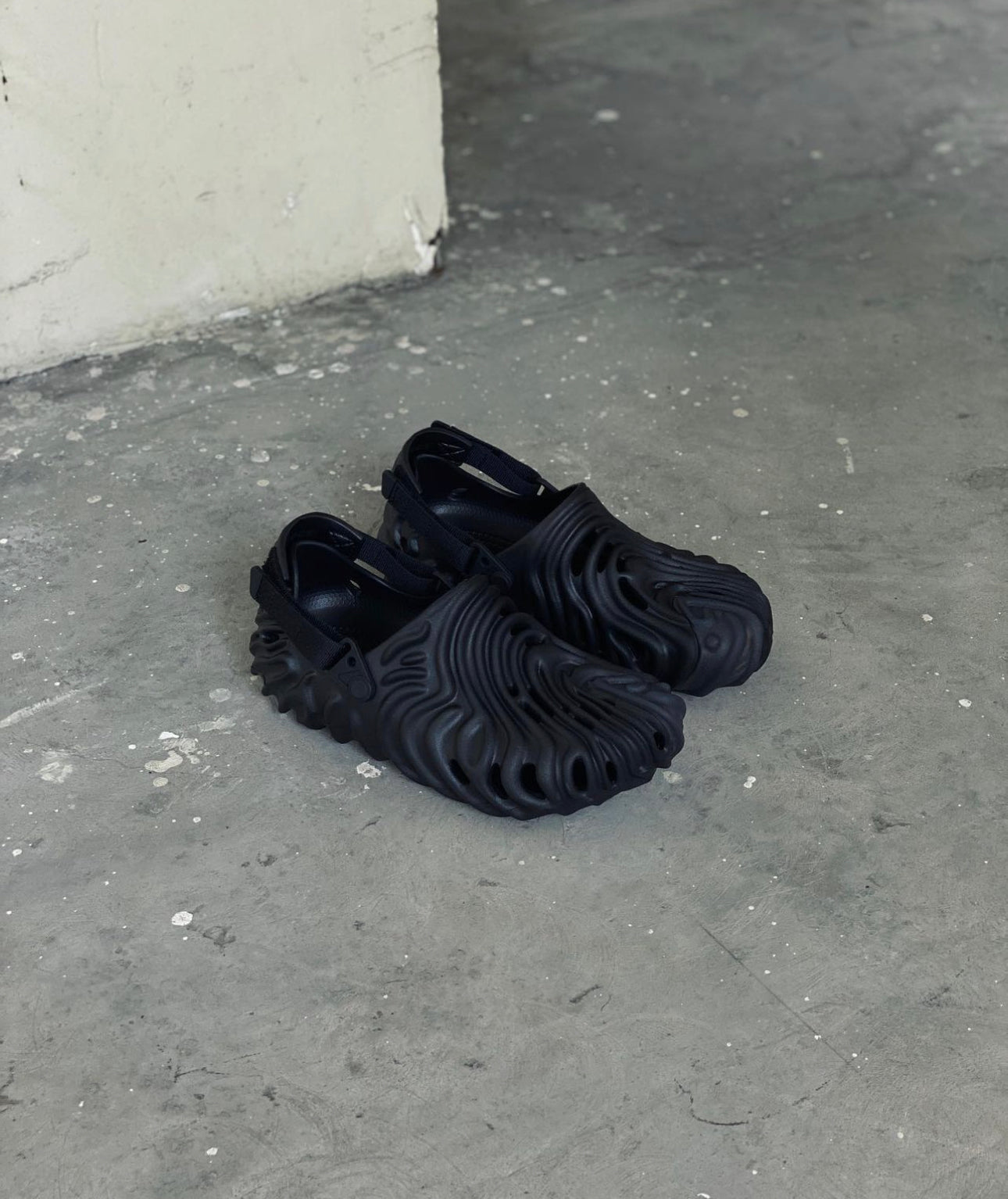 Crocs Pollex Salehe Bembury Clogs ( comes  with white strap )