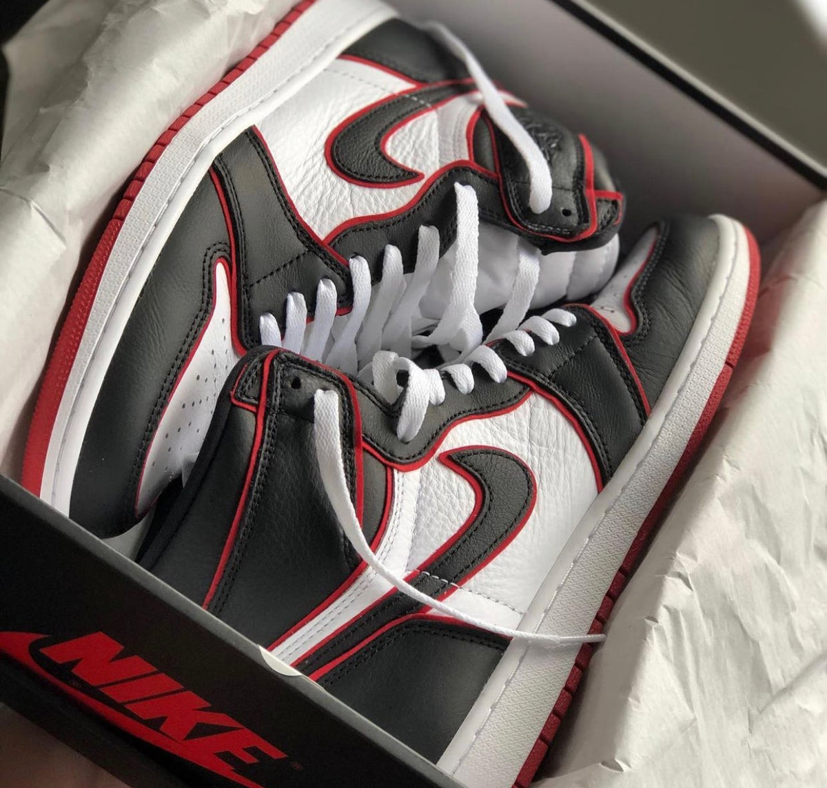 Air Jordan Retro 1 High BloodLine