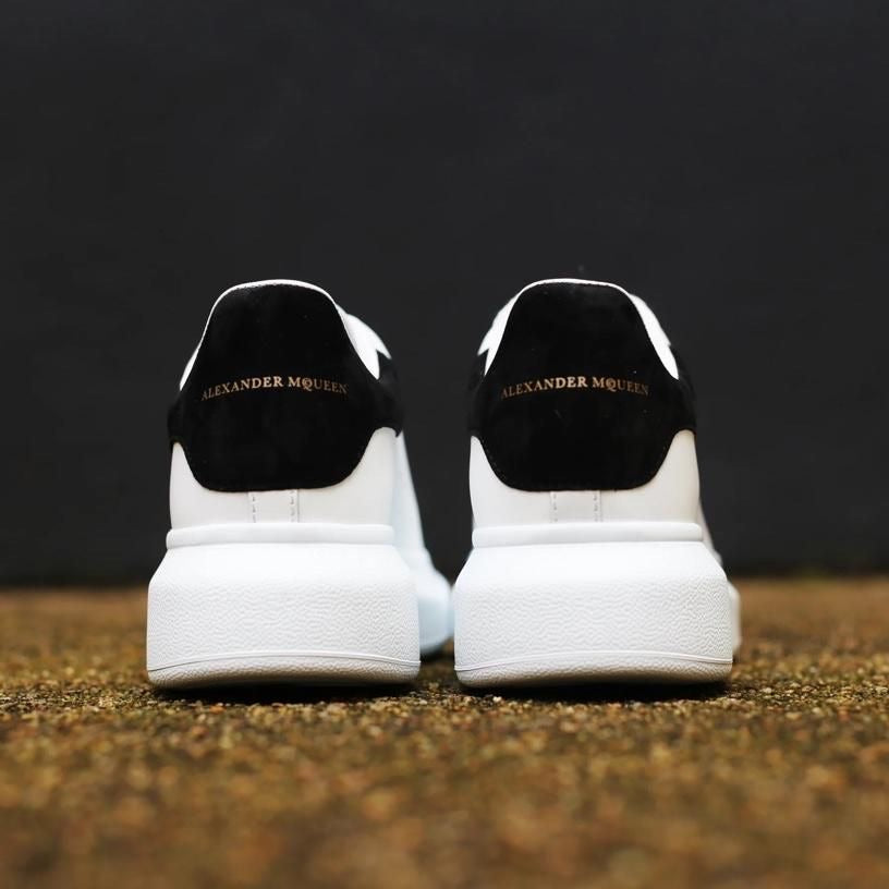 Alexander McQueen Oversized “White/Black”