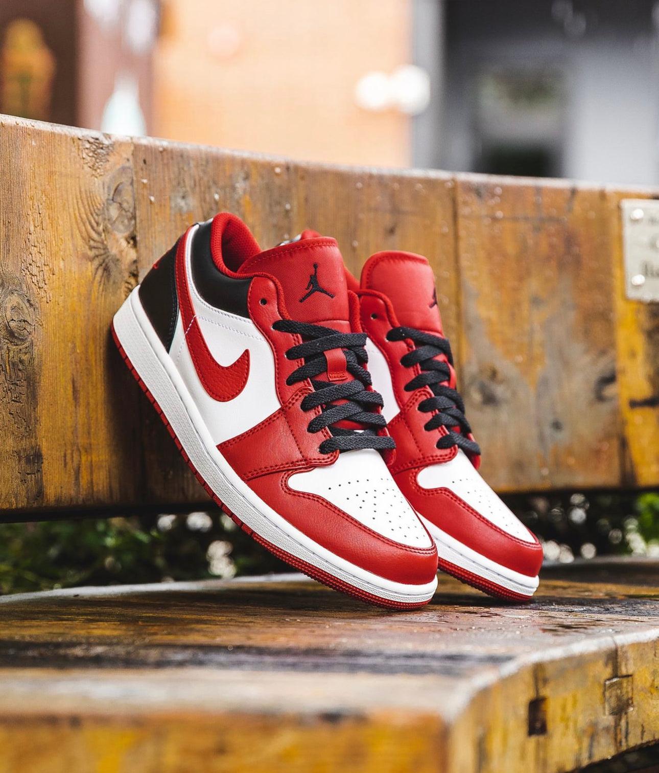 Air Jordan 1 Low Bulls