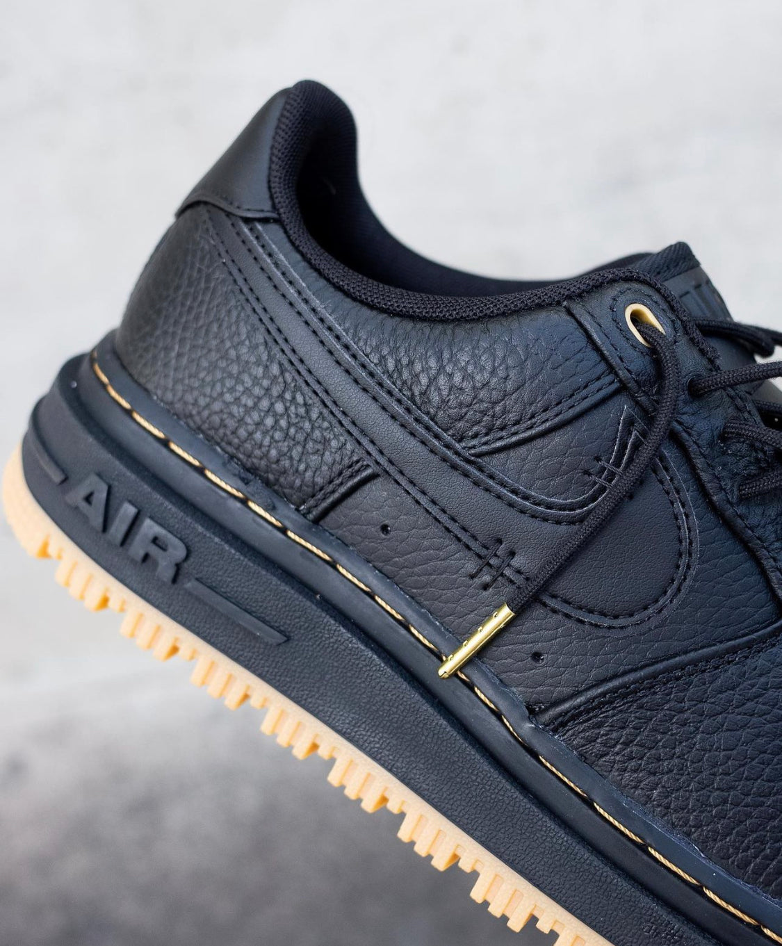 Airforce 1 Luxe Black Gum