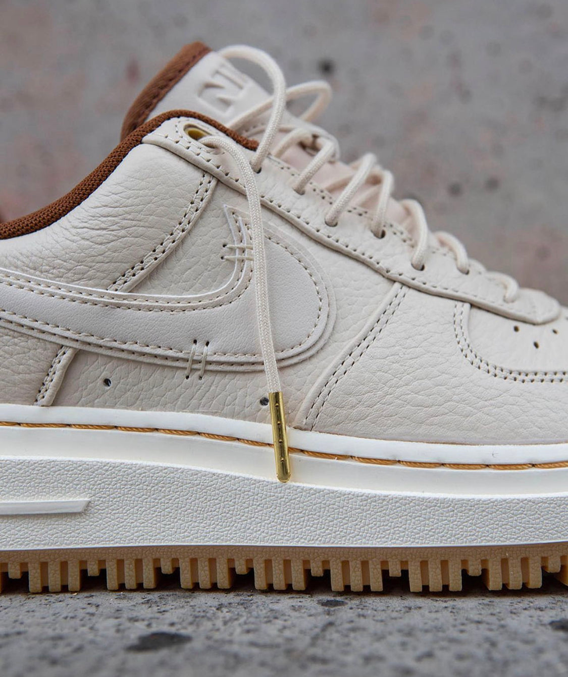 Airforce 1 Luxe Pearl City