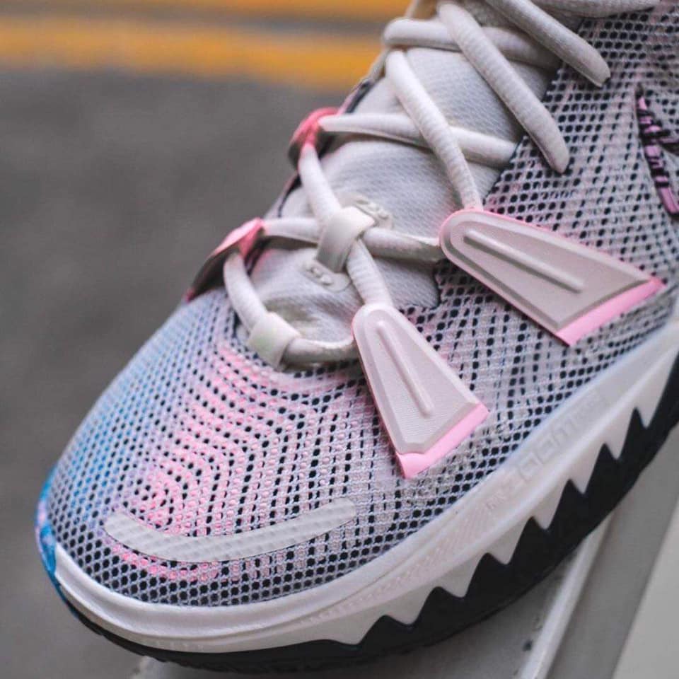 Kyrie Irving 7 “ Pale Ivory ”