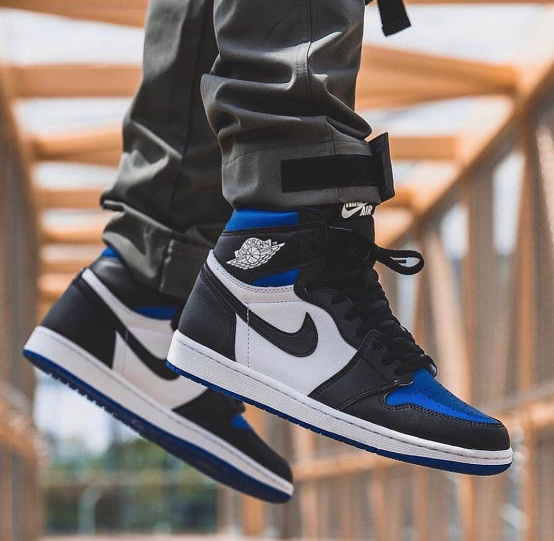 Air Jordan 1 Retro High Royal Toe