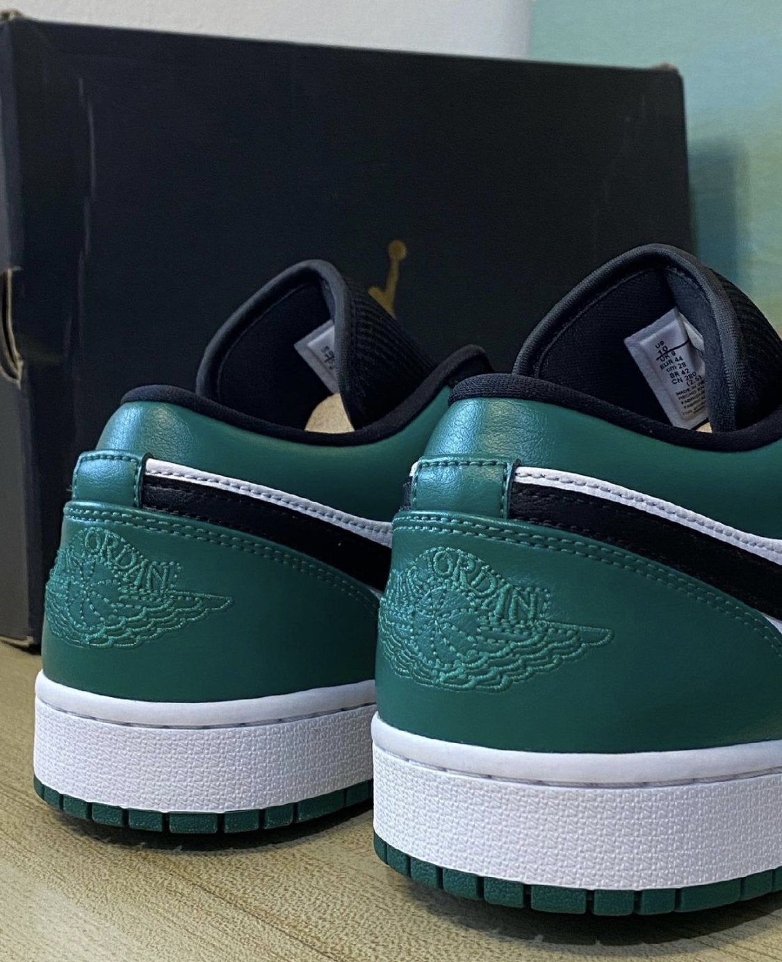 Air Jordan 1 Retro Low Mystic Green